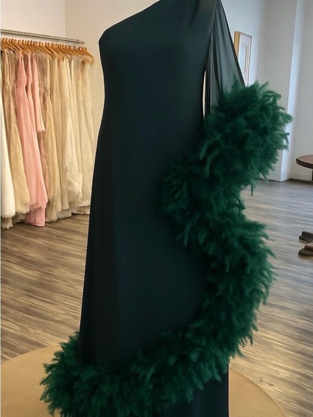 Elegant One-Shoulder Feather Trim Evening Gown in Dark Green